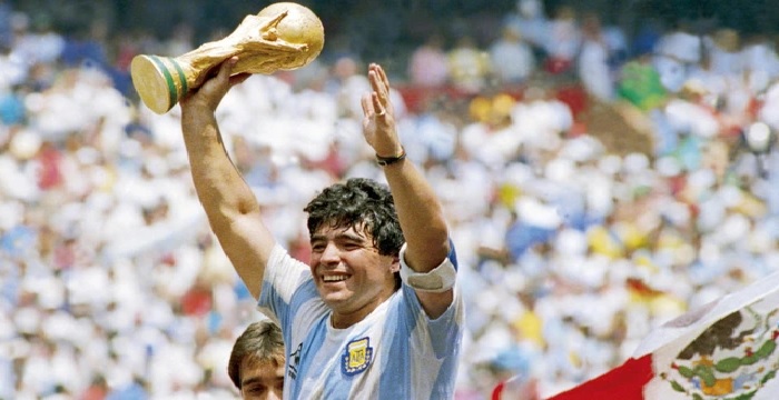 Cậu bé vàng Diego Maradona